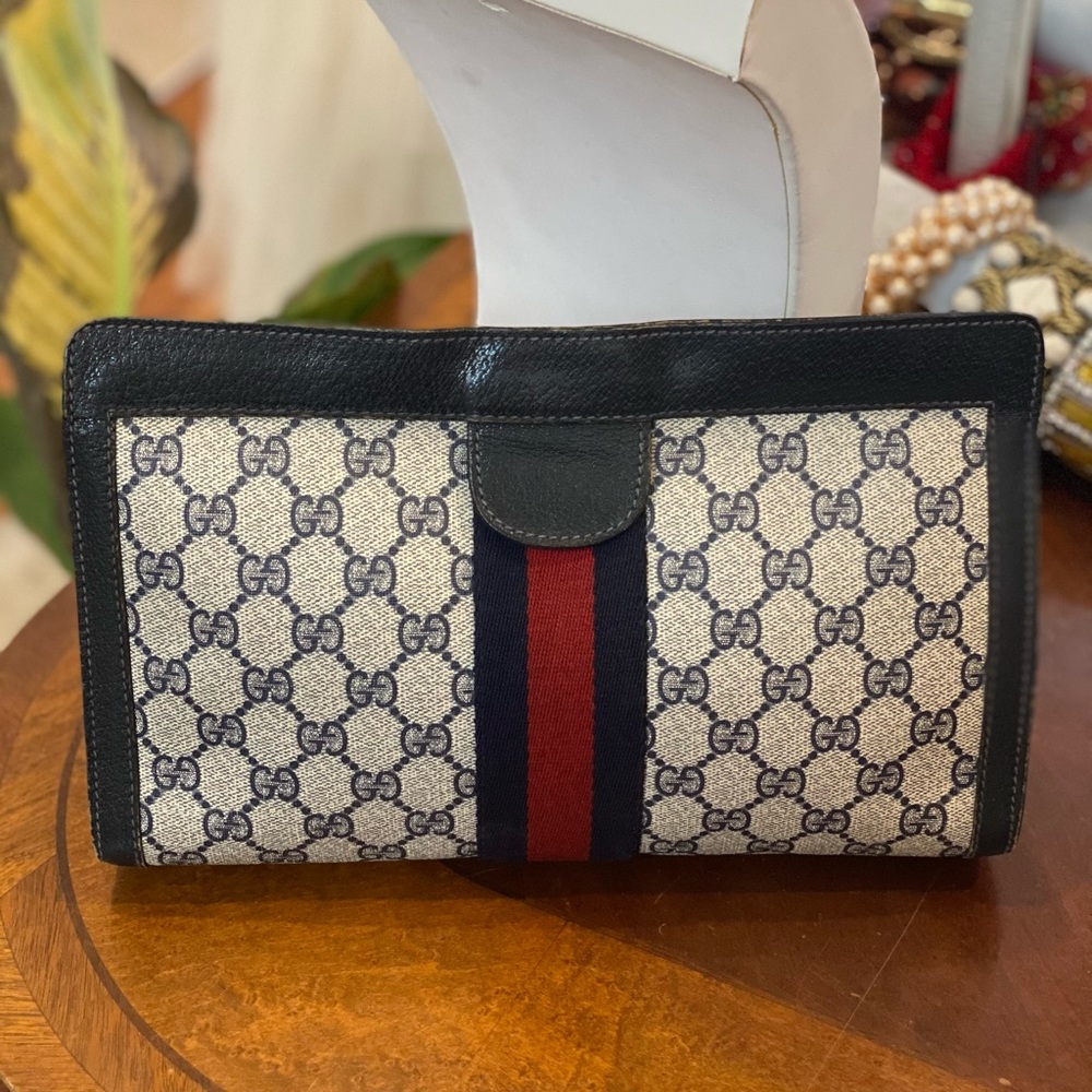 Vintage Gucci clutch monogram navy red
